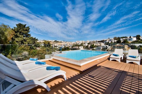 Patio, Day, Natural landscape, View (from property/room), Balcony/Terrace, Pool view, Swimming pool, sunbed