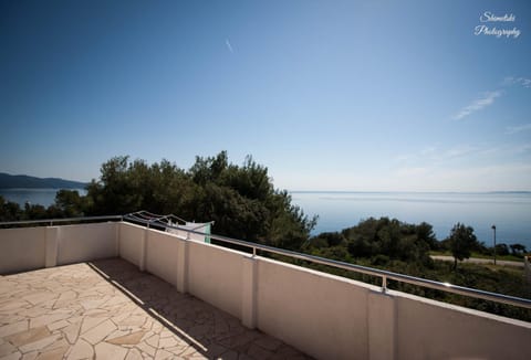 Nearby landmark, Natural landscape, Mountain view, Sea view
