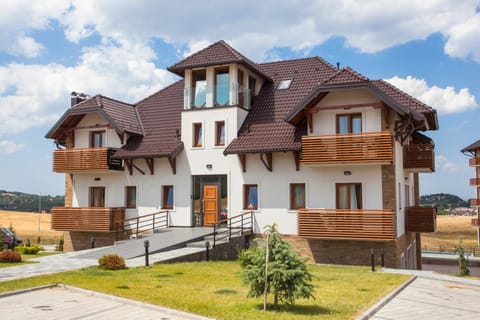 Facade/entrance, Day, Natural landscape, Summer, Garden