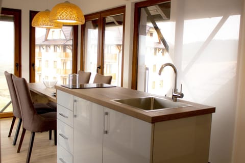 Kitchen or kitchenette, Pool view