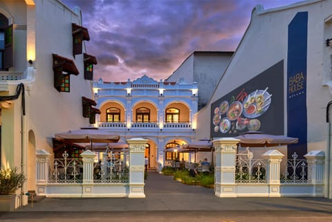 Property building, Restaurant/places to eat, Breakfast