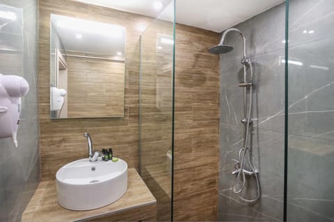 Downtown Seaside Studios Apartment in Thessaloniki