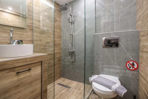 Downtown Seaside Studios Apartment in Thessaloniki