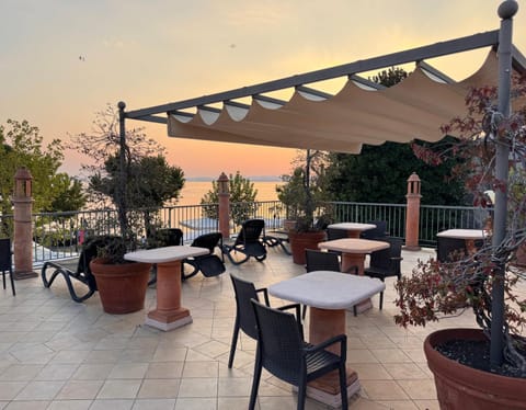 View (from property/room), Balcony/Terrace, Lake view