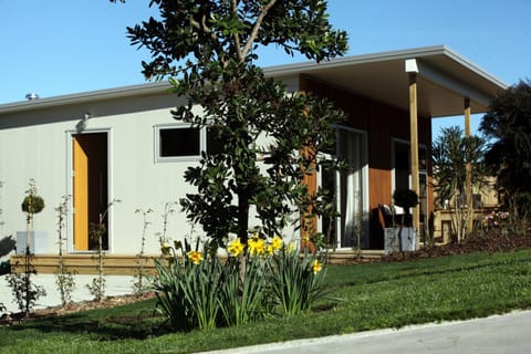 Facade/entrance, Balcony/Terrace