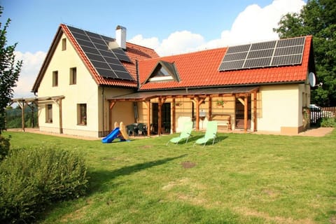 Property building, Garden, Balcony/Terrace, Seating area