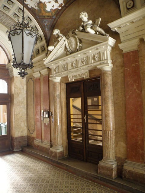 Facade/entrance, Decorative detail