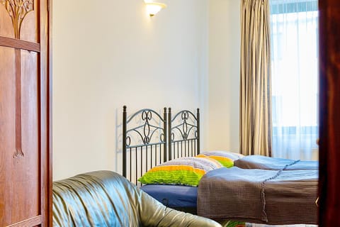 Bed, Living room, Photo of the whole room, Bedroom