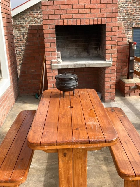 Patio, BBQ facilities