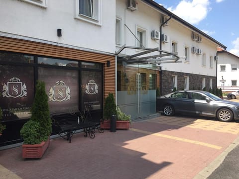 Property building, Facade/entrance, Logo/Certificate/Sign