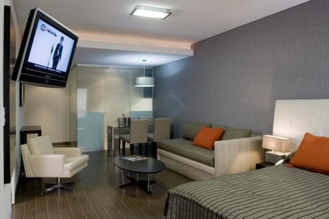 Communal lounge/ TV room, TV and multimedia, Living room, Seating area