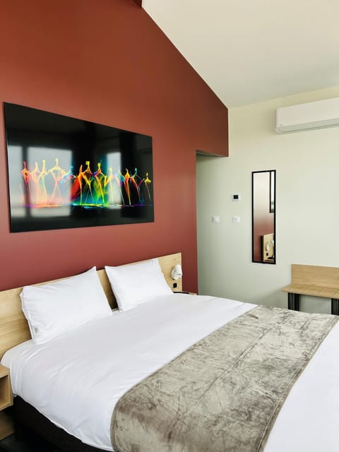 Bed, Bedroom