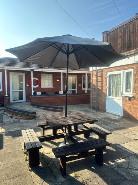 Clarendon Lodge - accommodation only Bed and Breakfast in Skegness
