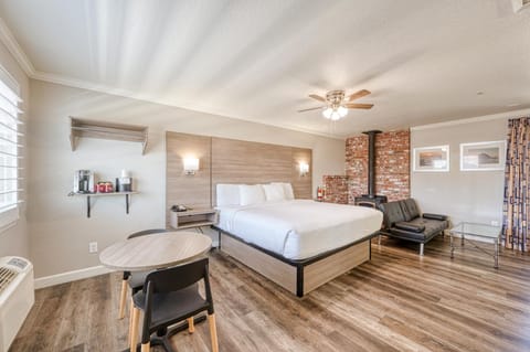 Harbor House Inn Hotel in Morro Bay