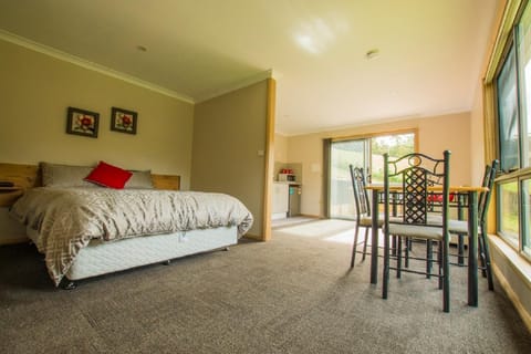 Sunny Gum Chalet in Penguin