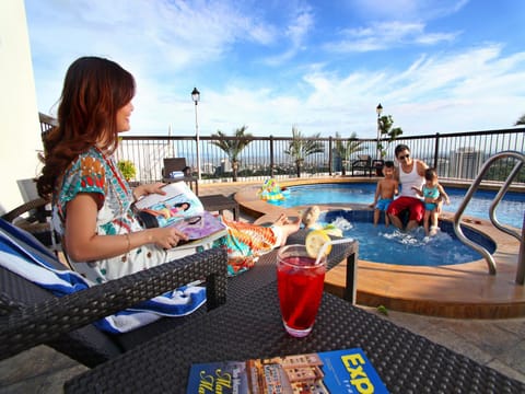 Swimming pool, Swimming pool