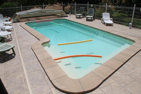 Swimming pool, Swimming pool