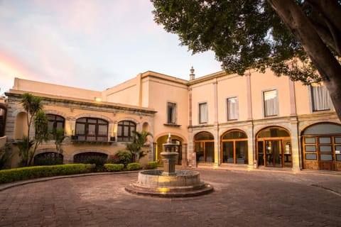 Property building, Day