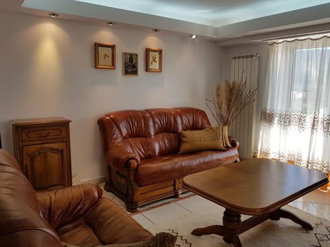 Communal lounge/ TV room, Living room, On site