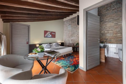 Photo of the whole room, Seating area, Bedroom