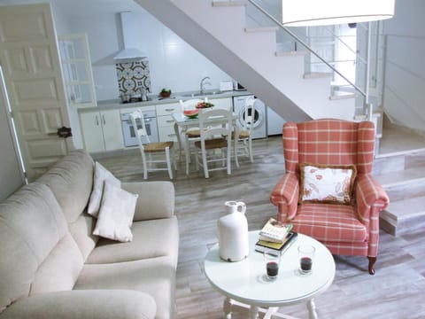 Summer, TV and multimedia, Lounge or bar, On site, Sunset