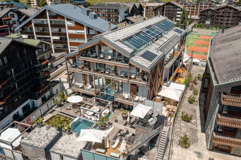 Property building, Patio, Tennis court, Pool view, sunbed