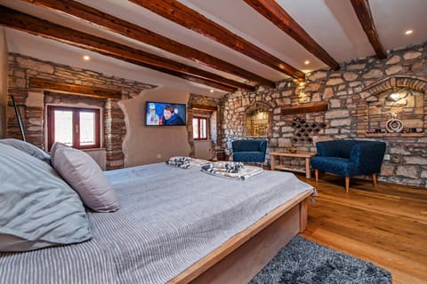 Bed, Bedroom, Area and facilities