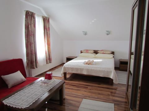 House Bogdanović Bed and Breakfast in Plitvice Lakes Park