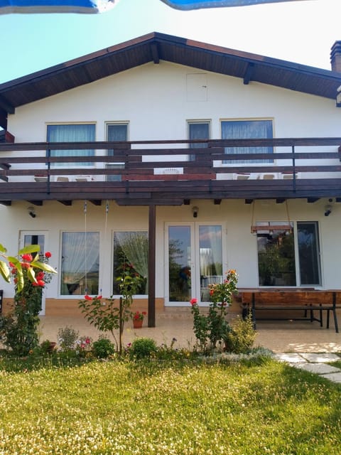 Property building, Day, On site, Garden view