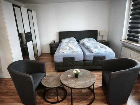 Bed, Living room, Photo of the whole room, Seating area, Bedroom