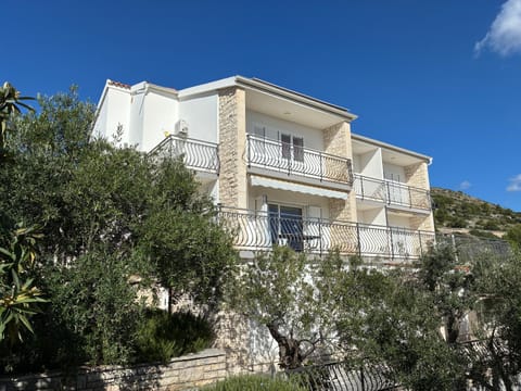 VILLA IRENA - Longevity Retreat Apartment in Šibenik-Knin County, Croatia