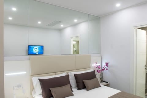 TV and multimedia, Photo of the whole room