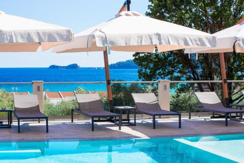 Seating area, Sea view, Swimming pool