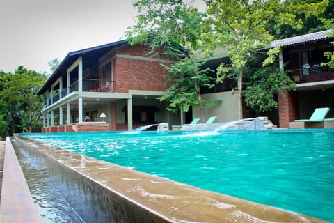 Property building, Swimming pool