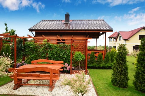 Property building, Patio, Day, Natural landscape, BBQ facilities, Garden, Balcony/Terrace, On site, Garden view