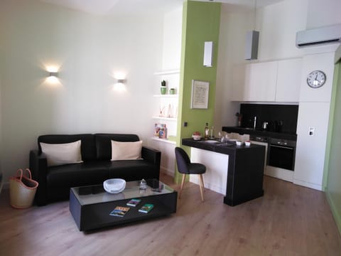 Living room, Dining area, Communal kitchen