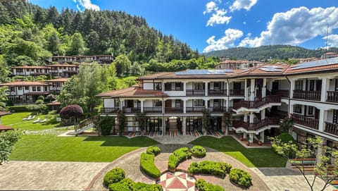 Property building, Day, Natural landscape, Garden, Garden view, Mountain view