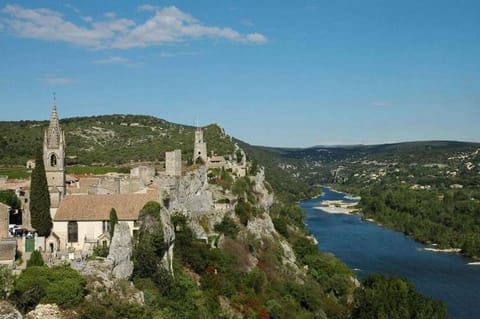 La fontaine Apartment in Saint-Martin-d'Ardèche