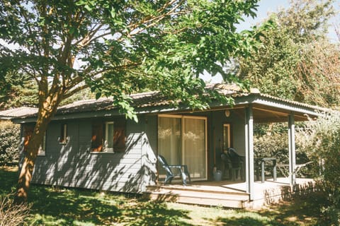 Facade/entrance, Balcony/Terrace, Garden view