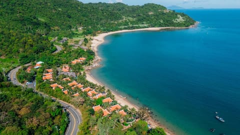Property building, Natural landscape, Bird's eye view, Summer, Beach, Beach, Hiking, Mountain view, Sea view, Sea view, Swimming pool, Location, Sunrise, Sunset, shuttle