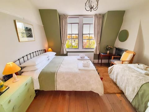 Bed, Photo of the whole room, Seating area, Bedroom, Garden view, towels