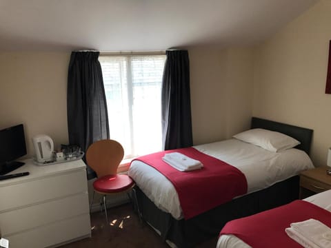 Glenfaba Guest House Bed and Breakfast in Douglas