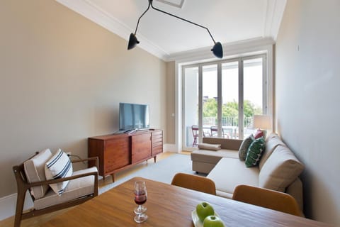 Communal lounge/ TV room, Balcony/Terrace, Dining area