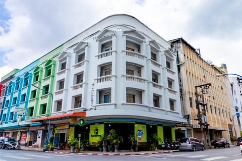 Property building, Neighbourhood