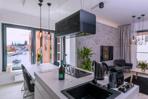 Kitchen or kitchenette, Seating area, Dining area