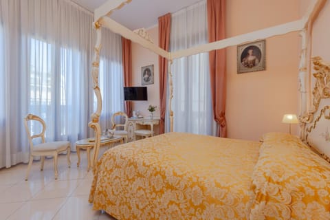 Bed, TV and multimedia, Photo of the whole room, Bedroom, air conditioner