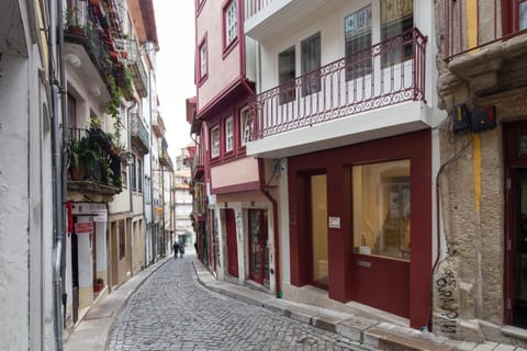 Facade/entrance, Day, Neighbourhood, Autumn, City view, Street view