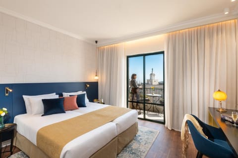 Bed, Photo of the whole room, Bedroom, City view