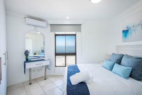 Bed, Photo of the whole room, Bedroom, towels, air conditioner