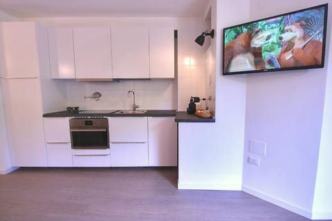 Coffee/tea facilities, Kitchen or kitchenette, Living room